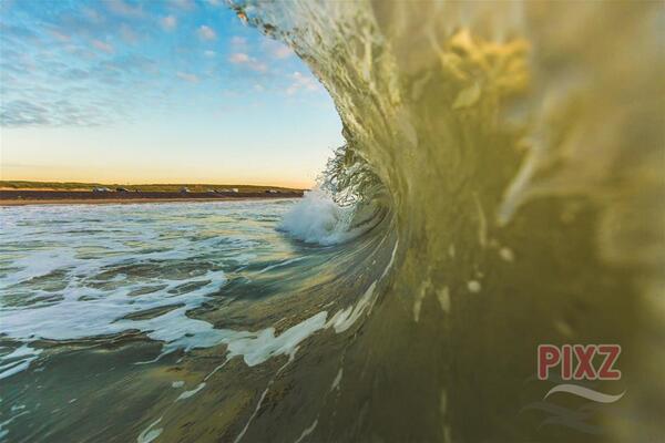 WOW! WOW! WOW! Golven in #Domburg. 
pixz.nl/foto/detail/36…