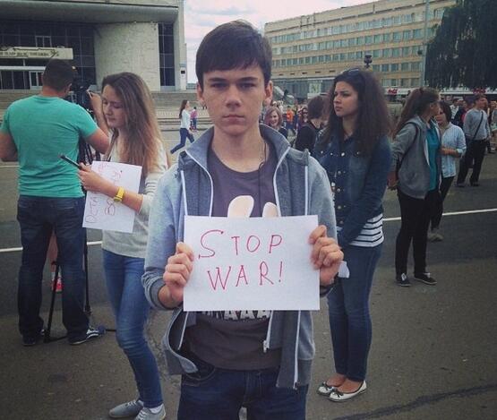 RomLisov's tweet photo. Никому не нужна война! Украина - остановись! #SaveDonbasPeopleFromUkrArmy http://t.co/lQ3WgeXdPO