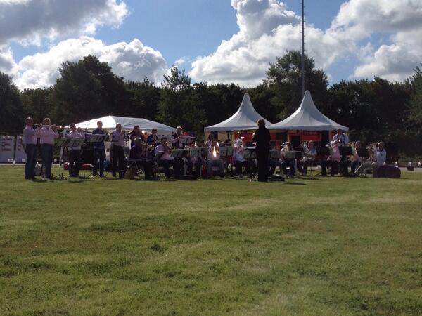 SamenloopAlmere's tweet image. Genieten van een mooi optreden van de @BeatrixBrass op deze slotdag. #slvha14