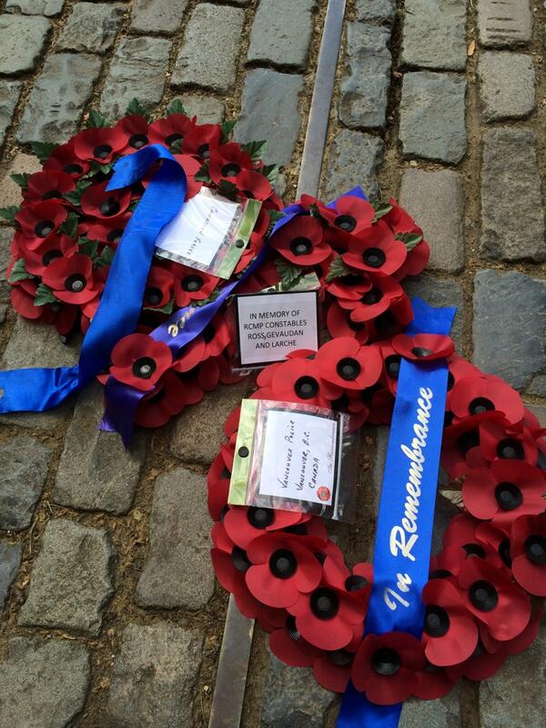HerbWaye's tweet photo. Discovered at Canada Monument, Buckingham Palace London June 21. Sgt. (Ret) Herb Waye   #monctonstrong http://t.co/6VyJrS8jMj