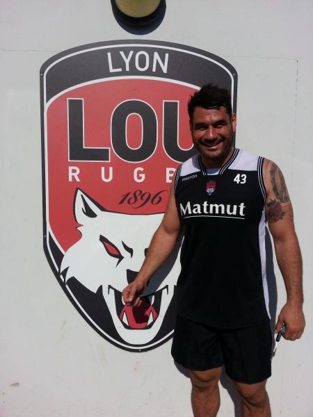 Sportscardco's tweet photo. George Smith starts at Lyon @LeLOURugby Follow Georges personal updates on http://t.co/g9TKw8VD71 http://t.co/uL2nGh1K56