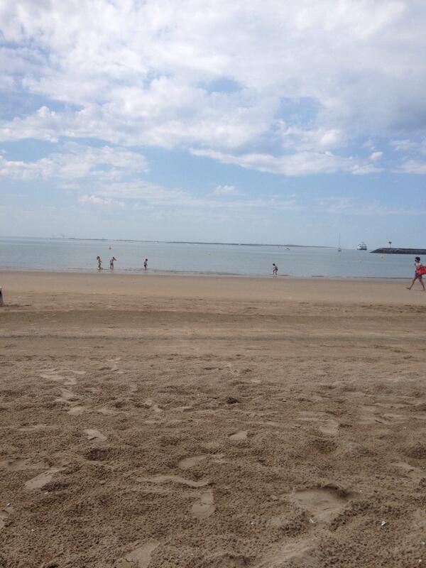 Mrx_Ana's tweet photo. 👍☺️ #Royan #Playa ☀️ http://t.co/leNYf1t3Uo