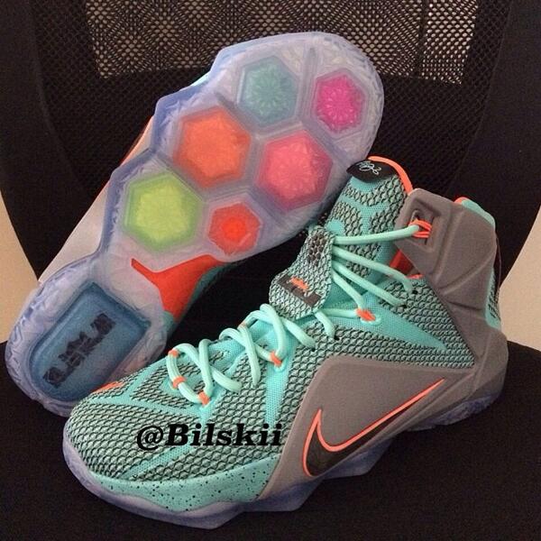 KicksOnCourtcom's tweet photo. Nike LeBron 12 - New Images http://t.co/aNGaP4uM7l http://t.co/fA1UDeqxfc