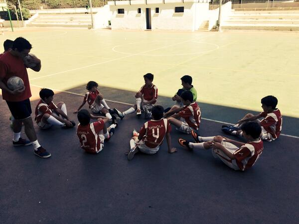 BorjaBS_CDS's tweet photo. Cuartos de copa con el Alevin Federado! A pr ellos!! #spinola @CD_Spinola http://t.co/f6j68G94lt
