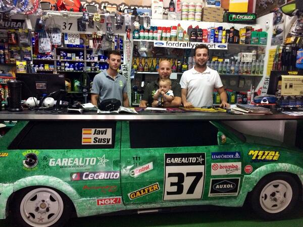gareauto37's tweet photo. El equipo de @gareauto37 http://t.co/BBUWLVoi2S