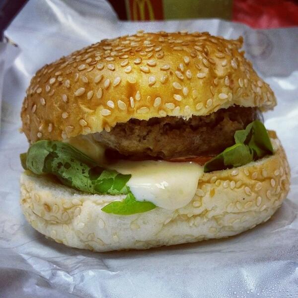 LuvYummyLicious's tweet photo. @MDsaraTV Picture of our Juicy Lucy as shared by Evy. We're seriously hungry now :p https://t.co/bWbDBOCnSv http://t.co/QQlDpU5YtK
