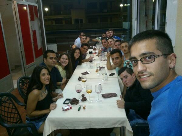 madika20's tweet photo. #Selfie @Clarico29 @isra_1509 @paula15ortega @juditrojo @mcLulian @carlos_cm1o @cogollosalvaje @Nonynm93 @chinimalo http://t.co/lvGeN2f1zu