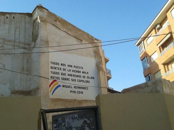 DescubreMurcia's tweet photo. Homenaje al poeta de #Orihuela #MiguelHernandez en #Mazarron #Murcia #MurciaFotos @orihuelaturis @AytoOrihuela http://t.co/Guk26fHIt1
