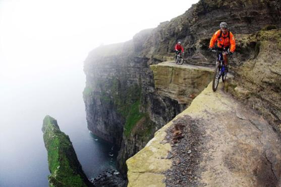 EsViralia's tweet photo. 30 Increíbles Fotografías Desafiando A La Muerte -->http://t.co/Q2CdTXJOjn http://t.co/I0AKdxQc0j