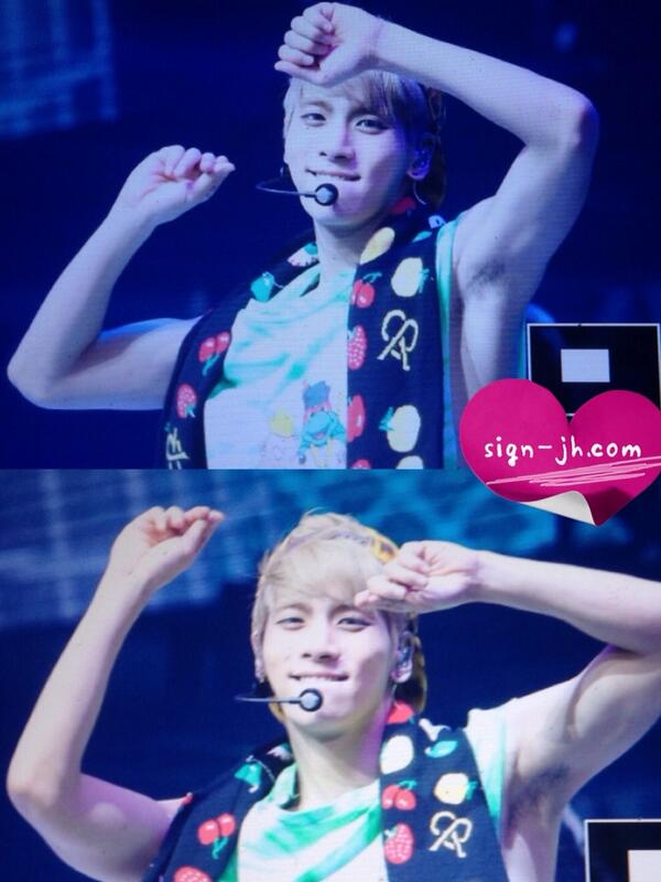 140622 Jonghyun @ SHINee World III en Jakarta  Bqv6f0WCMAA-L-x