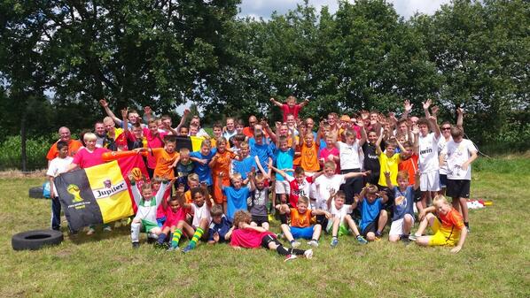 bsc68benthuizen's tweet photo. We sluiten het #bsc68twitterkwartier af met de groepsfoto..... #weekendgeslaagd #volgendjaarweer http://t.co/2mnXfxvBJq