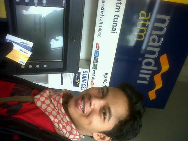 Mampir atm skalian selfie #selfiemandiriatm #DemiReuniXVI SPBU Bejen Karanganyar