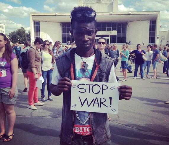 InnaRyzhov's tweet photo. Украина - одумайся! не убивай детей, стариков и женщин! #SaveDonbasPeopleFromUkrArmy http://t.co/gm0tufTazP