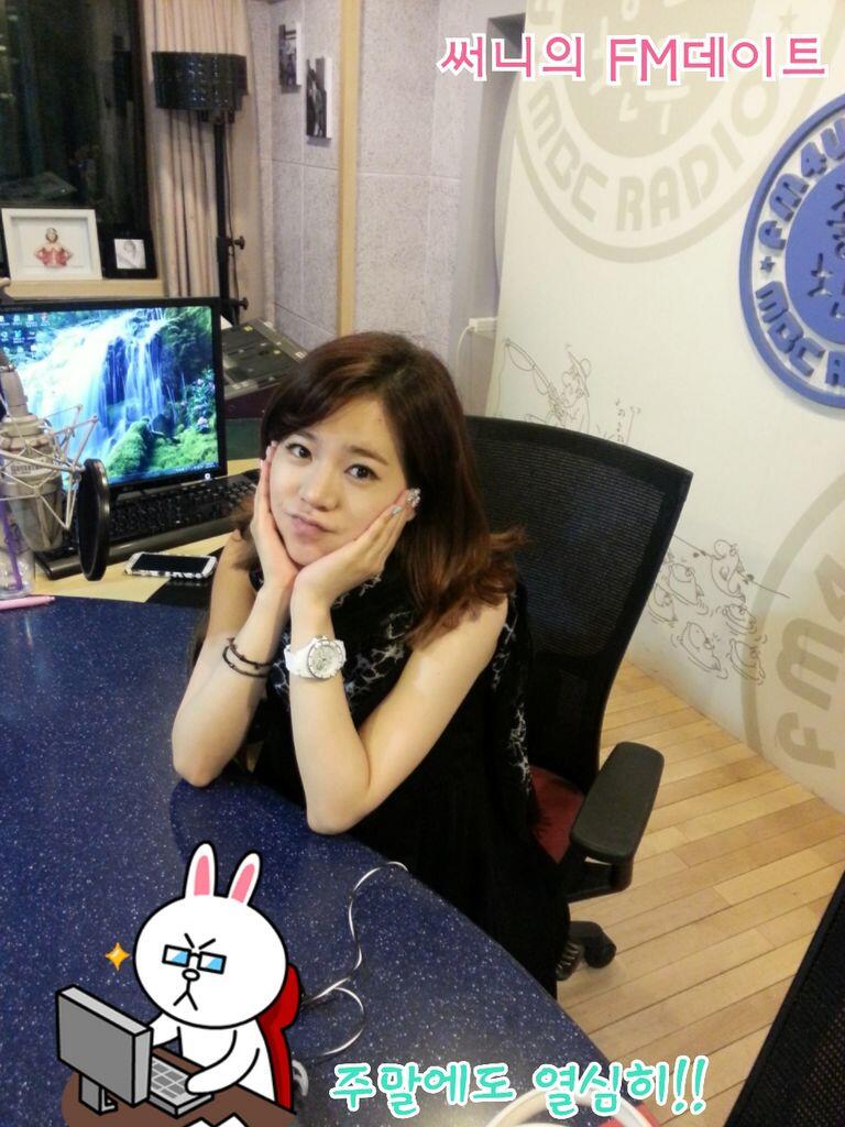 [OTHER][06-05-2014]Hình ảnh mới nhất từ DJ Sunny tại Radio MBC FM4U - "FM Date" - Page 2 BqvIAOvCAAIxMty