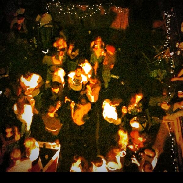 harmonybeggs's tweet photo. @lindztim someone threw a party on the rooftop. I also climbed the roof.. You would have enjoyed it #wife #exclusive http://t.co/tIY5qRaSta