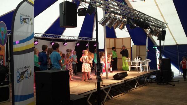 Alle talenten van de kinder playback show! #feestblokzijl