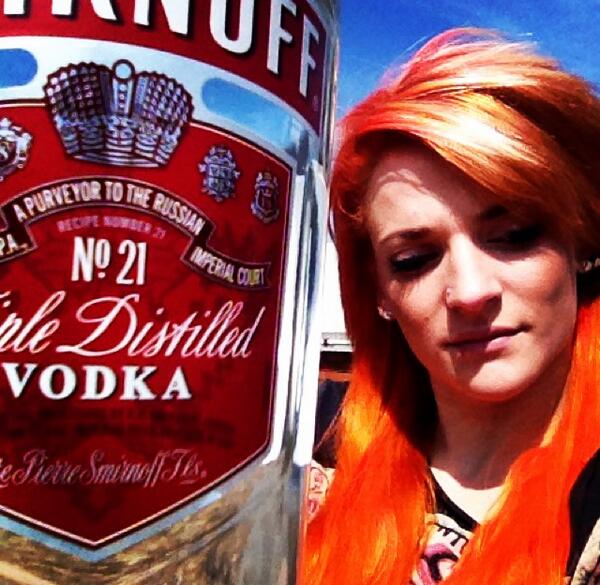emzikle's tweet photo. @Smirnoff @ClubMonroes #funinthesun #fewdrinks #lovingit #orangehairandvodka :D http://t.co/rKGrvFZYWs