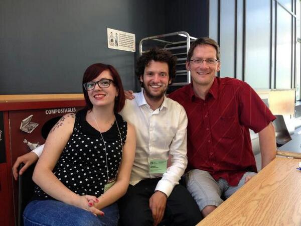 SylvainGaudrea2's tweet photo. Avec 2 jeunes de Jonquière membres de l'executif national #cnjpq2014 : Alex Bamville + Julie Durand #pq2014 #polqc http://t.co/Vw5kRwI2bO