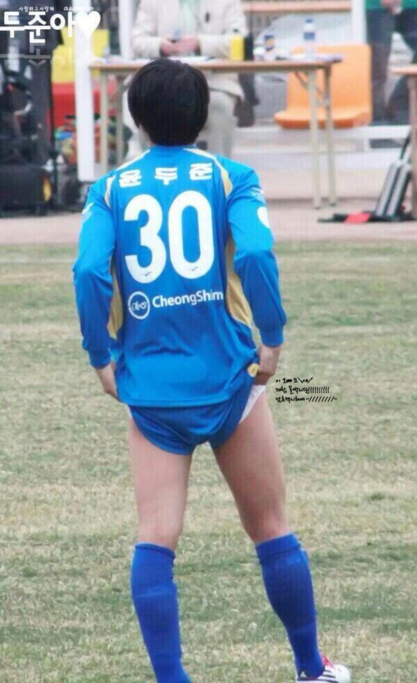 69sHunchae's tweet photo. Dujun belakangnya aje udah seksi doh http://t.co/jlfIxRnqEh