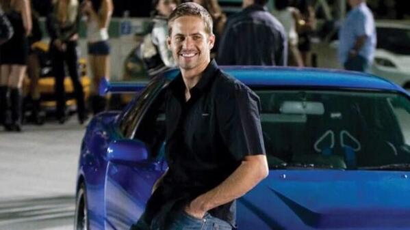 Colmenero's tweet photo. Que mejor momento que viendo una película suya para honrar su memoria. #respeto #PaulWalker #FastAndFurious http://t.co/V3cjZKCs1w
