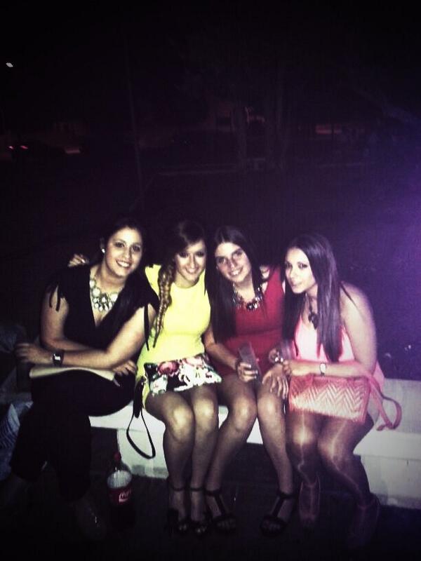 patitagc20's tweet photo. Divertido sabado con @desi710 @elenamm25 @Bea_Jodar_  :-) http://t.co/Auz38aM2Jx