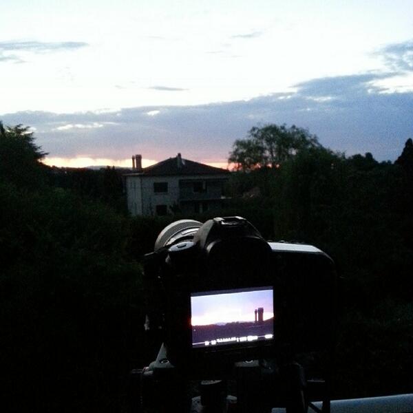 On se fait un timelapse avec le lever du soleil!! On s arrete jamaissss !!! 
#kwp #work #france #nofilter #neverstop