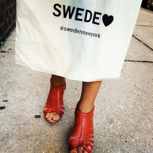 swedennewyork's tweet image. The #SwedeHeart totes have been a huge success, thank you again @SwedeninUSA for lending us this brilliant design!
