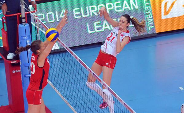 ÖZGE YURTDAGÜLEN <a href="/ozgeyurtdagulen/">özge nur çetiner</a> <a href="/gsvoleyboll/">🐣</a> 

( TÜRKİYE - Azerbaycan )