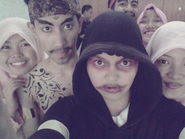 Rasanya pengen maen lagi <a href="/kabaretfapet/">KABARET PETERNAKAN</a> ({}) hihi :')