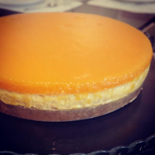 Ssugarspell's tweet image. #MangoCheesecake #MangoSeason #SoFruity #SoPretty #YumYum #FoodPorn #Dessert