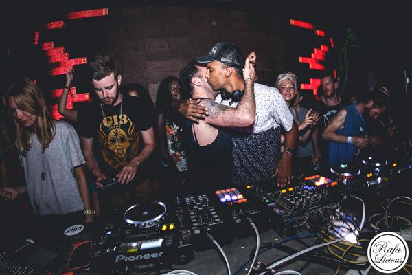 Rafalicious_ch's tweet photo. Last week at Sankeys Ibiza!
Thanks @LAWLERonTour &amp; @miguelcampbell for thos masive sets! Can't wait for tonight! http://t.co/2v04jMU9vS