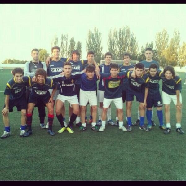 panizo_club's tweet photo. Campeones del torneo local futbol 7 2014   ( panizo 5  remolke 1  ) http://t.co/dFGVqPYGOn