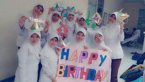 lia_zye's tweet photo. Happy b'day kaka @AdeApNoiseMaker ...wish you All the best..moga makin sukses,berkah umur,sehat slalu.keep rawck :* http://t.co/MfImMbESvC