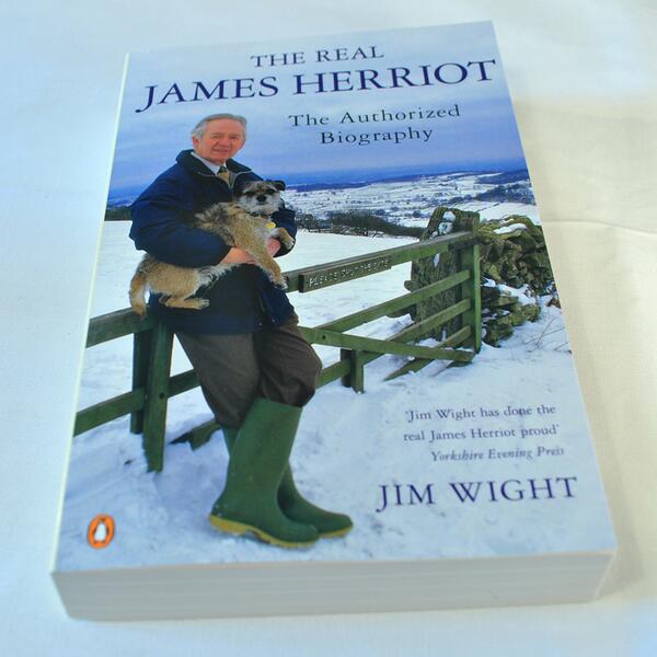 Born in #Sunderland
Raised in #Glasgow
Practised in #Yorkshire
Still bringing fame to #England
#Englandhour