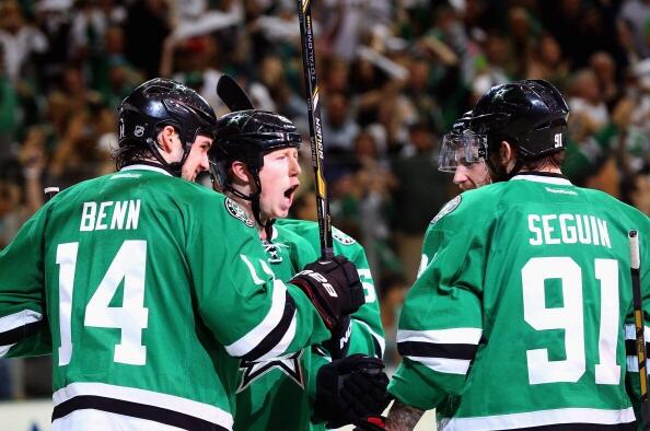 DallasStars's tweet photo. The #Stars'14-15 schedule has been released! The boys open 10/9 vs CHI and close 4/11 vs NSH. http://t.co/nJZY6dWptS http://t.co/izbQQcwnCD