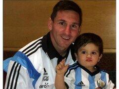 pjdigitalchubut's tweet image. &quot;Messi, el distinto&quot;, de @DiarioOle, el primer libro sobre Leo escrito en la #Argentina ▶ bit.ly/MessiElDistinto 《》