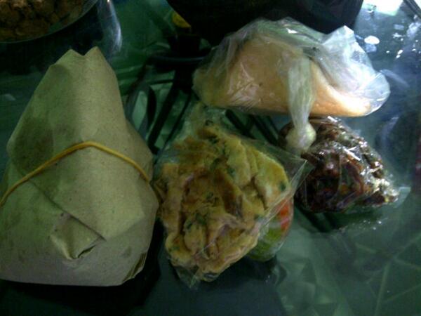 Sarapan tuh ya te? "<a href="/moeteee/">Mutia ZahrotuL</a>: Sarapan pagiiii... "