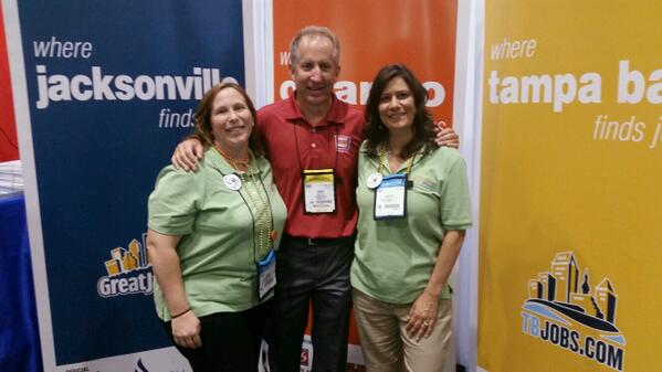 WelcomeSHRM's tweet photo. @shrm  @GOSHRM  leaders @AimeeBrunPHR @HeatherHuhnSPHR are the #SHRM14 volunteer leaders.  You guys rock! http://t.co/KszWRqGjjh