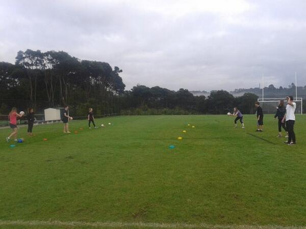 AucklandHurling's tweet photo. Albany Senior High School students trying some new sports on a Monday morning #auckland #hurling #camogie #gaa http://t.co/eKqpfpIdT5
