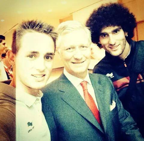Fellaini's tweet photo. We thank our king for his support today #tousensemble #reddevilstobrazil http://t.co/h0LPskxTxN