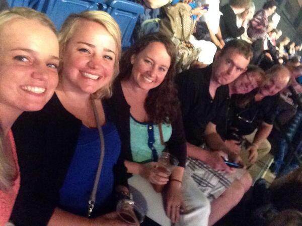 laurentret's tweet photo. Ready for you @derekhough and @juliannehough #moveliveontour #Mohegan @erint315 @caitlintreth @EamonnGrealish http://t.co/d1VSmQGIMk