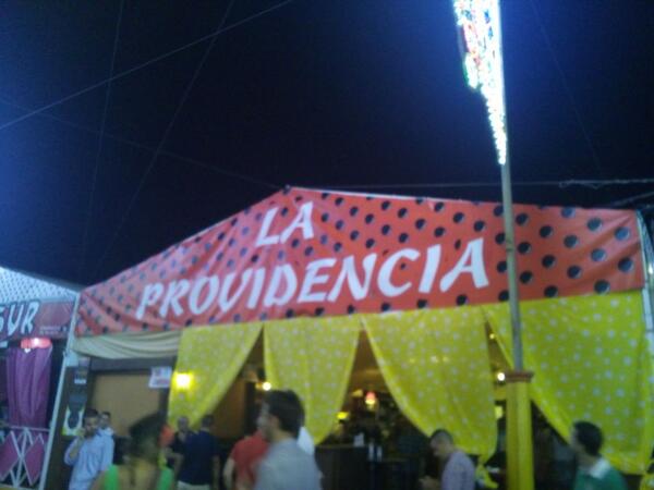 Davidsa89W's tweet photo. @keki_algar te necesito aquí para que me pongas gyn tónic!!!! #feriaalgeciras http://t.co/nDKAl96j32