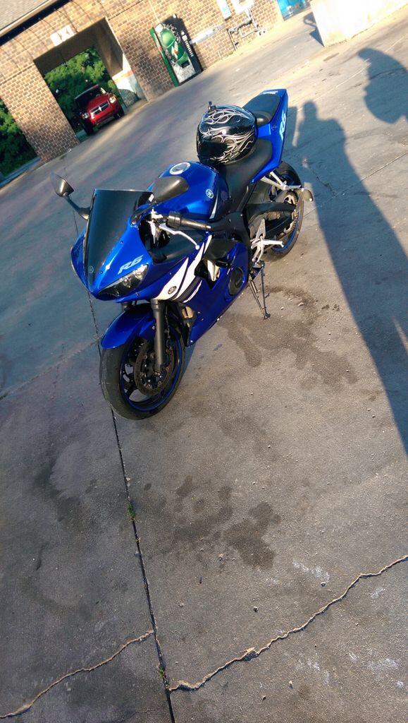 RandallB83's tweet photo. What a sad sad day...I sold my bike!! 😢😢 #RIPR6 http://t.co/MqZo82Tj82