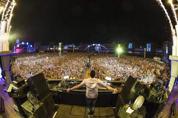 Electric Daisy Carnival Las Vegas EDC 2014 | Lineup | Tickets | Prices | Dates | Video | News | Rumors | Mobile App | Hotels | Movie