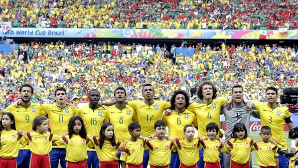 En #BRA están preocupados por la falta de canciones de cancha para alentar a la selección → bit.ly/1lKkQ3k