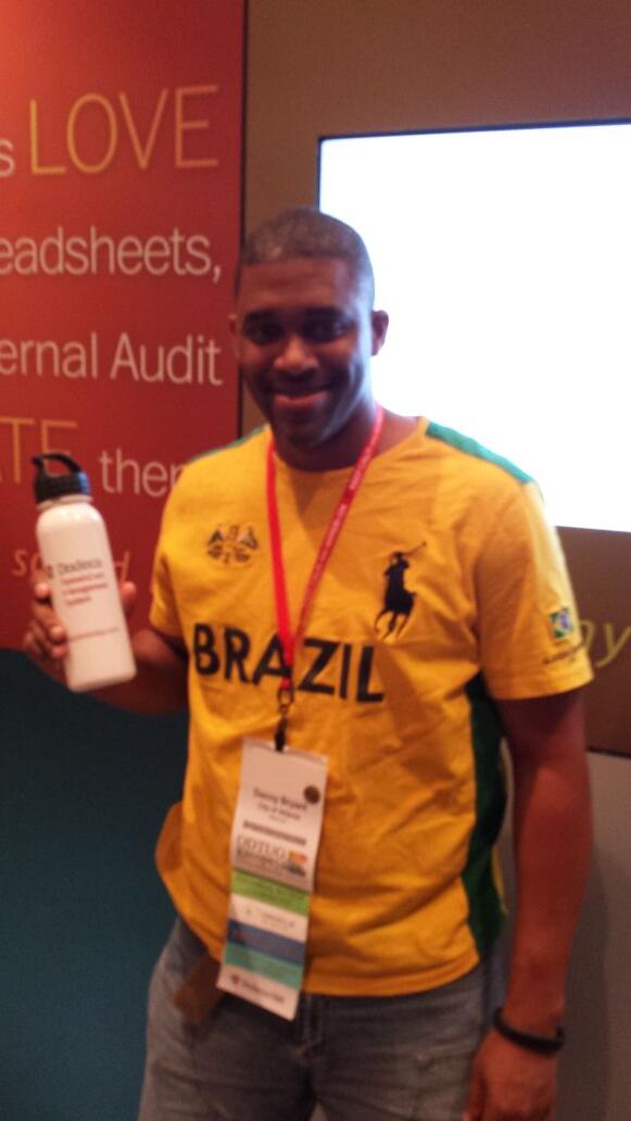 dbaOnTap's tweet image. At the #Dodeca booth checking out #appliedolap