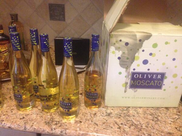 adlbrown's tweet photo. Love the wine @OliverWinery ! Bummer seals on the Moscato. :( http://t.co/TwnKrsnoEE