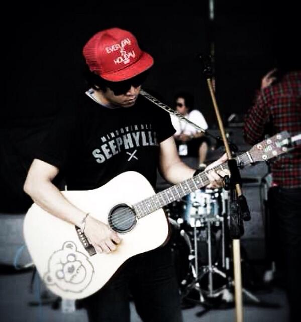 Please take a look at his guitar, nice one! Sick! #GoodStuff #GoodLife #MurderFighters - <a href="/RezyRuki/">IG: rezyruki</a>