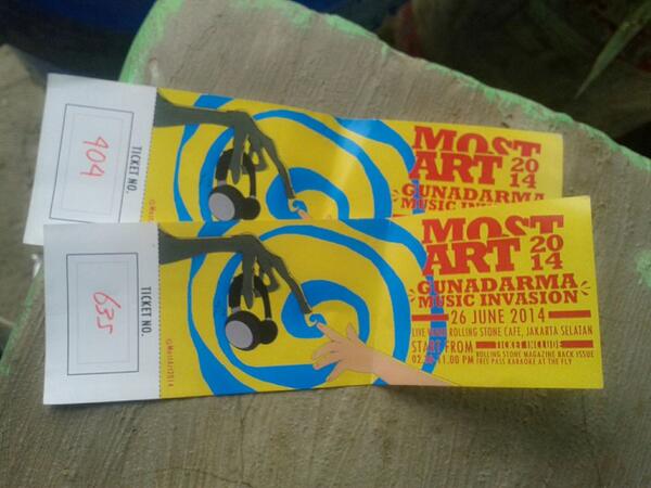 Nih mimin udah punya tiket buat nonton @revarajkt hari kamis :*