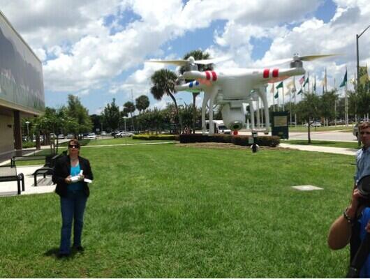 #USF students can check out #drones from library.wtsp.com/story/news/loc…